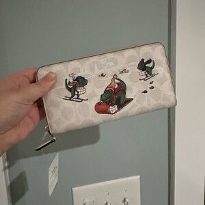 Coach Cream Wallet accordion zip wallet  Rexy nwt new winter Christmas